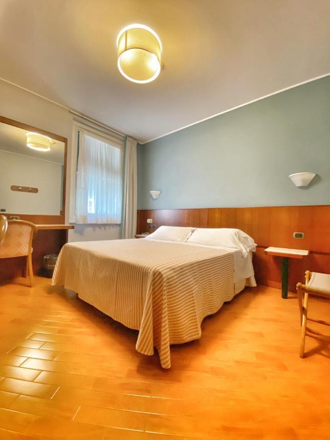 Regina Elena Dependance Hotel ซานตา มาร์เกอริตา ลีกูเร ภายนอก รูปภาพ