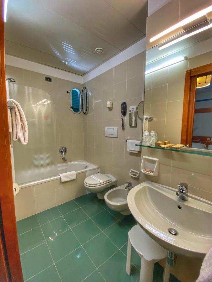 Regina Elena Dependance Hotel ซานตา มาร์เกอริตา ลีกูเร ภายนอก รูปภาพ